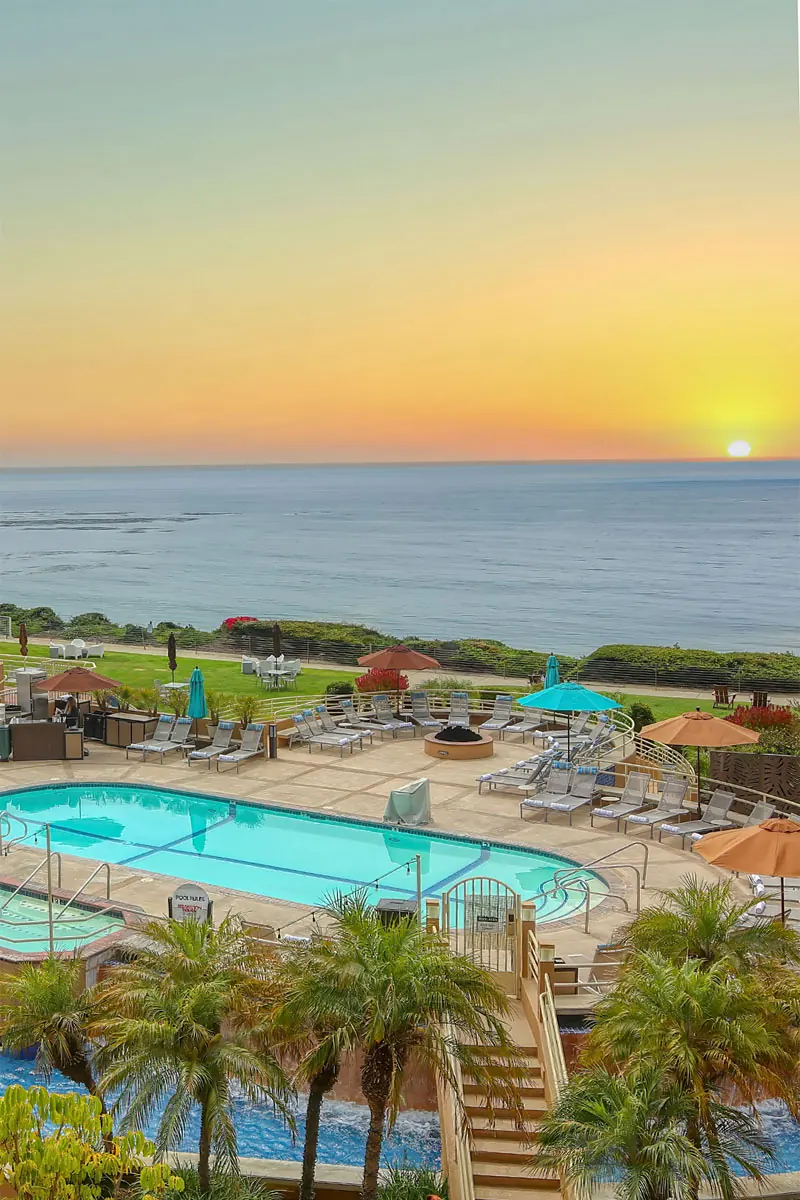 The Cliffs Hotel & Spa pool above the Pacific at sunset